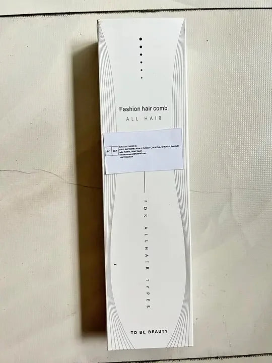 Fashion hair comb for all hair types, sleek white packaging, beauty grooming tool